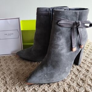 TED BAKER Qatena suede heeled ankle boots, Charcoal Gray, Size 8 (38.5)